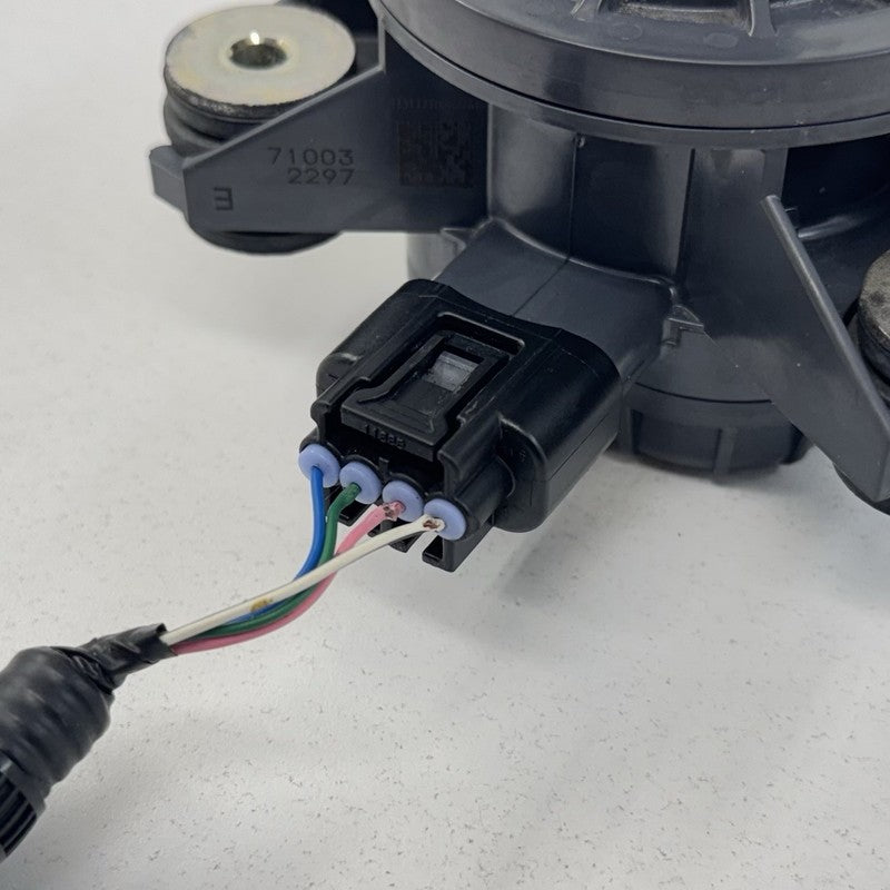 G9040-52010 / G9040 52010 / G904052010 12-17 Toyota Prius V Engine Auxiliary Electric Water Pump G9040-52010 OEM