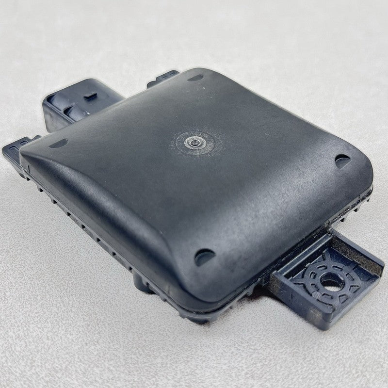 2Q0-907-686-J / 2Q0.907.686.J / 2Q0 907 686 J / 2Q0907686J 22-25 VOLKSWAGEN GOLF R MK8 RIGHT REAR BLIND SPOT SENSOR RADA