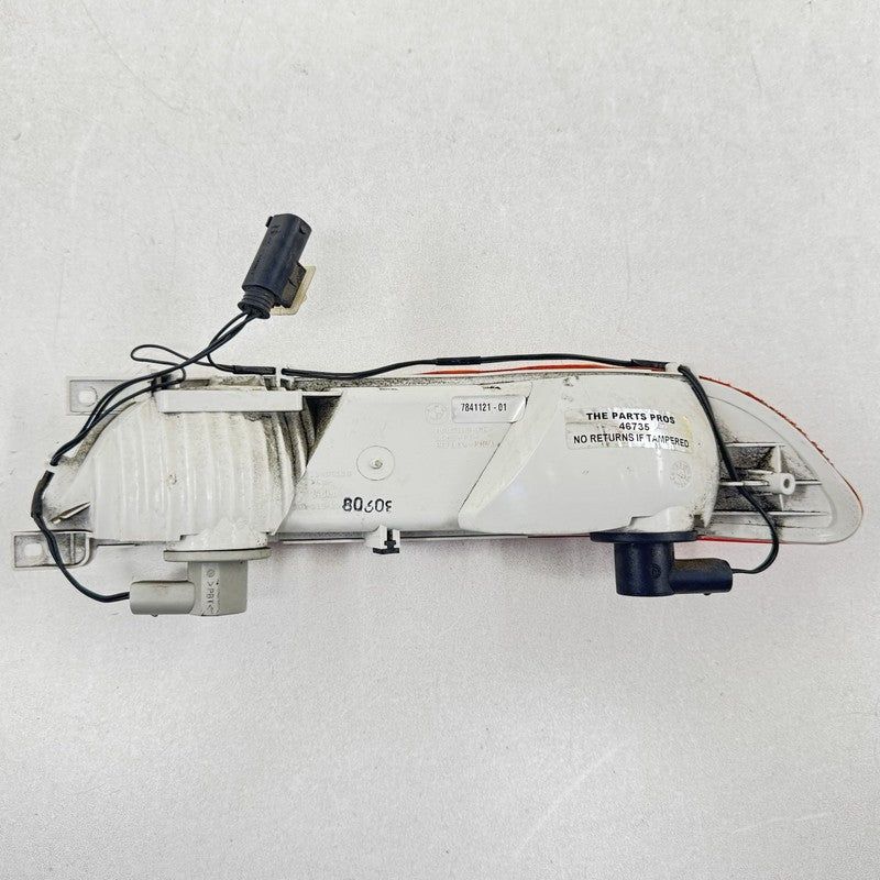 7 841 121 / 7841121 06-10 BMW M6 E63 E64 Driver Left Rear Lower Bumper Tail Light Lamp 7841121 OEM