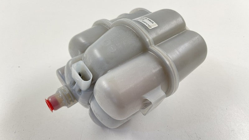 8W1.121.403 / 8W1 121 403 / 8W1121403 18-22 AUDI S4 S5 COOLANT BOTTLE EXPANSION TANK RESERVOIR 8W1 121 405 F OEM