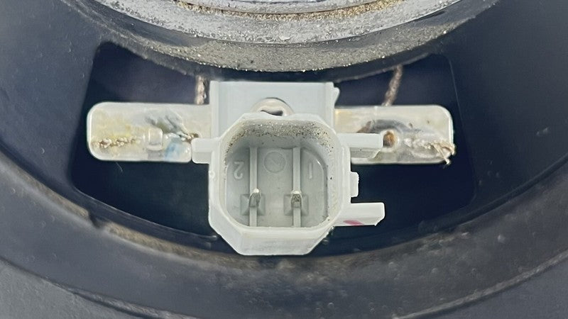 84215523 / 8421 5523 16-24 CHEVROLET CAMARO ZL1 SS LEFT OR RIGHT REAR QUARTER PANEL BOSE SPEAKER OEM