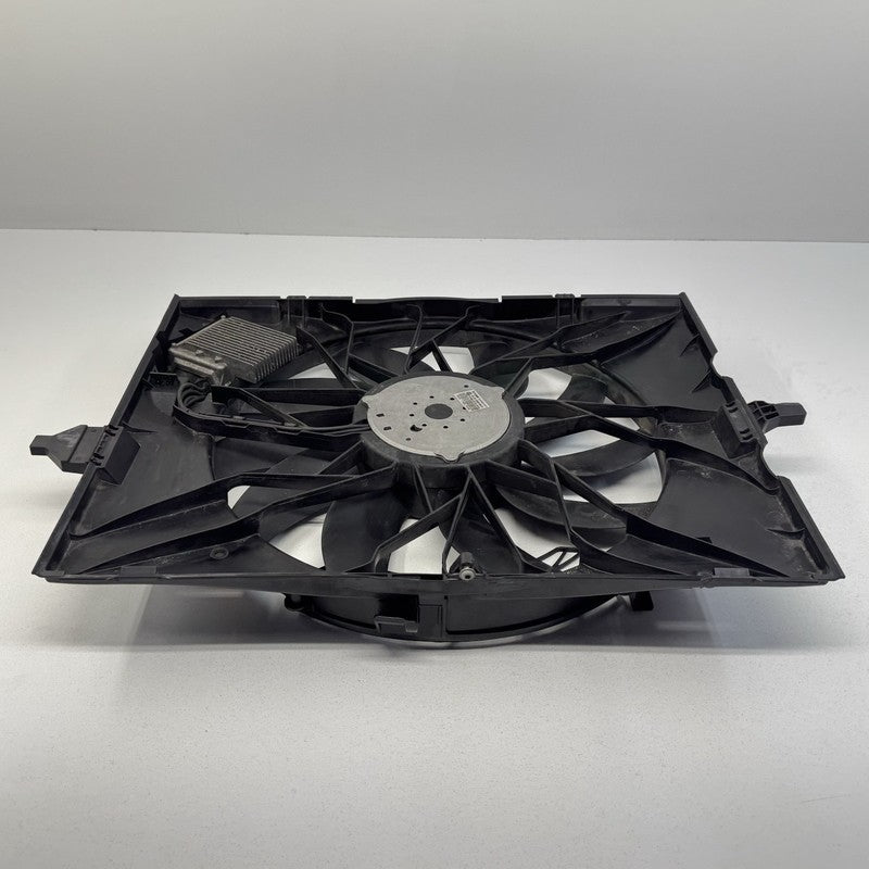 2 282 943 / 2282943 06-10 BMW M5 M6 E60 E63 E64 S85 Cooling Radiator Fan With Shroud Assembly OEM