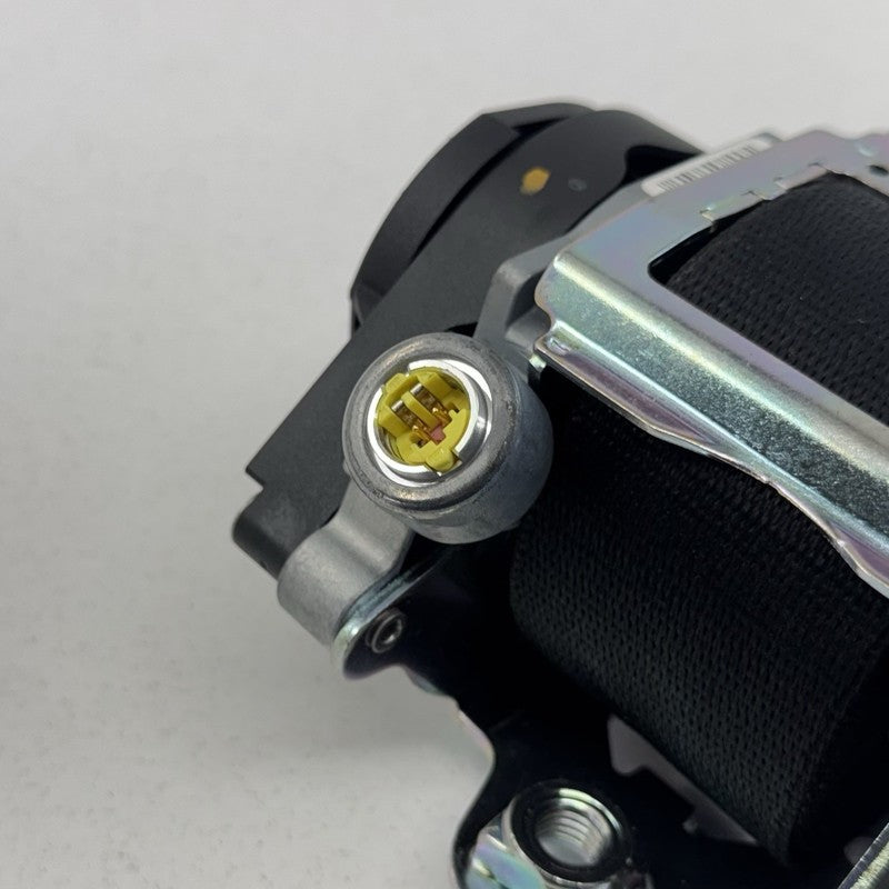 6 181 208 11-16 BMW M5 528 535 550 F10 Right Front Seatbelt Seat Belt Retractor Black OEM