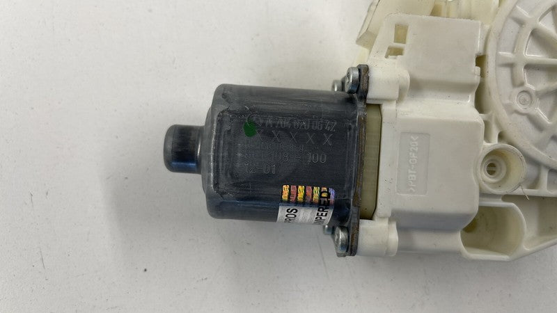 0 130 822 504 / 0130822504 08-14 MERCEDES BENZ W204 C CLASS PASSENGER RIGHT REAR DOOR WINDOW MOTOR OEM
