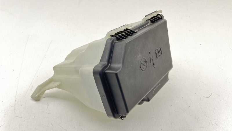 A 205 540 00 82 0082 / A2055400082 / 2055400082 15-18 MERCEDES-BENZ C63S W205 RIGHT REAR ENGINE BAY FUSE RELAY JUNCTION 