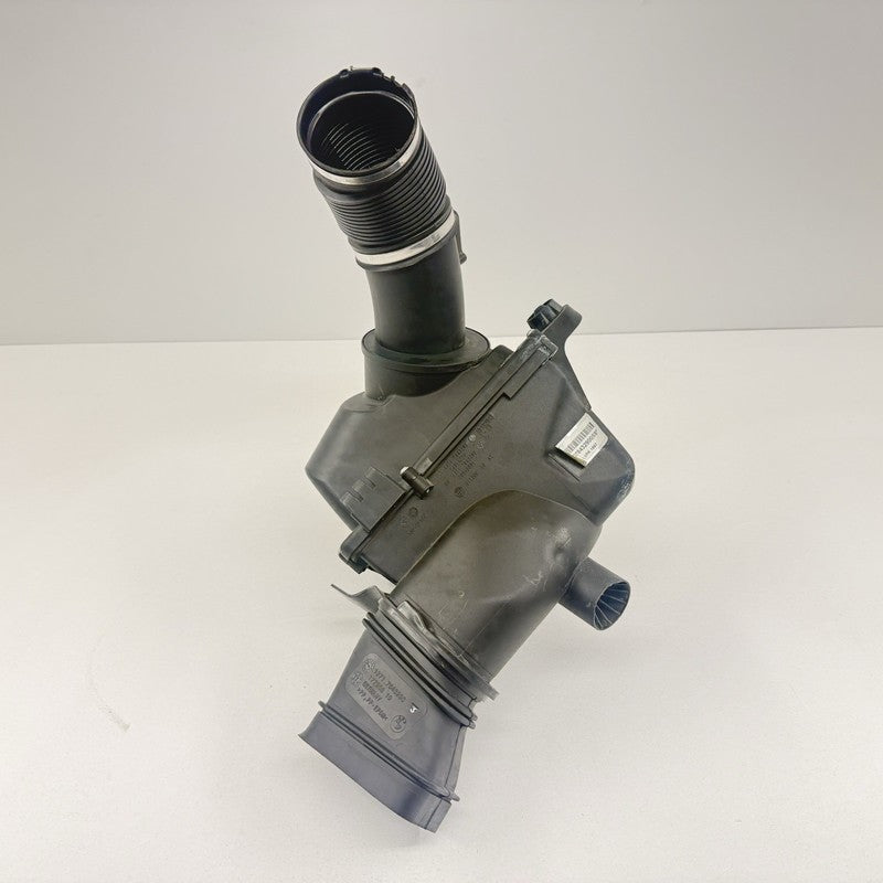 13717843289 BMW F06 F10 F12 F13 M5 M6 S63 Engine Air Filter Cleaner Intake Box Pair OEM