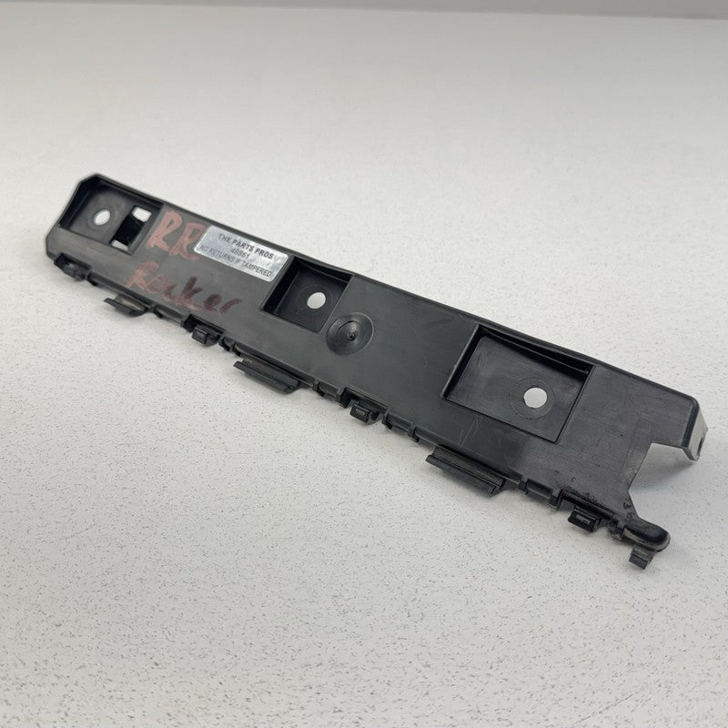 PR3B C290A04 A / PR3BC290A04A 24-26 Ford Mustang Right Rear Rocker Panel Side Skirt Retainer Bracket OEM