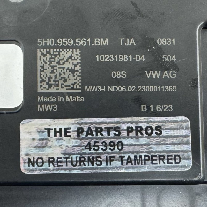 5H0-959-561-BM / 5H0.959.561.BM / 5H0 959 561 BM / 5H0959561BM 22-25 VOLKSWAGEN GOLF R MK8 OVERHEAD CONSOLE DOME LIGHT L