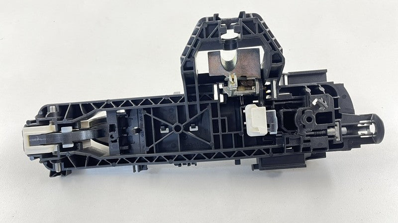 2047602134 / A2047602134 / A 204 760 21 34 08-14 MERCEDES BENZ W204 C CLASS DRIVER LEFT REAR EXTERIOR DOOR HANDLE OEM