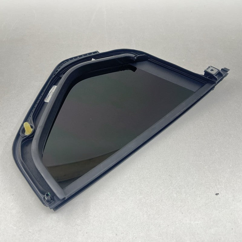 43R-01351 / 43R 01351 / 43R01351 22-25 VOLKSWAGEN GOLF R MK8 PASSENGER RIGHT REAR DOOR CORNER GLASS OEM