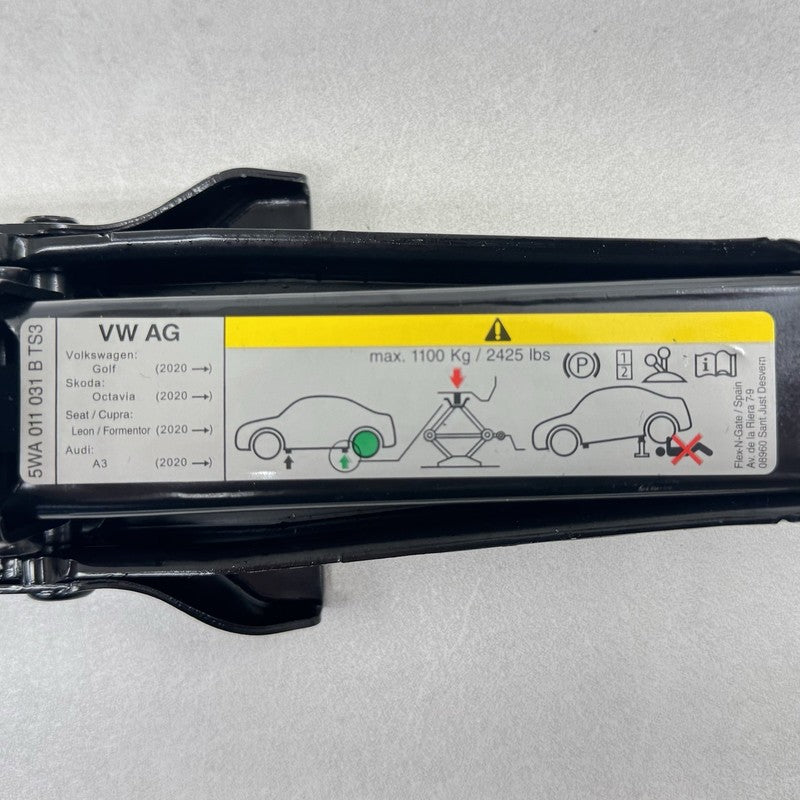 5N0.012.615.G / 5N0-012-615-G / 5N0 012 615 G / 5N0012615G 22-25 VOLKSWAGEN GOLF R MK8 EMERGENCY WHEEL CAR JACK TOOL SET