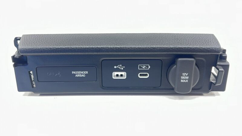 83420-3S5-A0 / 83420 3S5 A0 / 834203S5A0 2024 ACURA INTEGRA TYPE S CENTER CONSOLE USB INPUT PORT CHARGE TRIM OEM