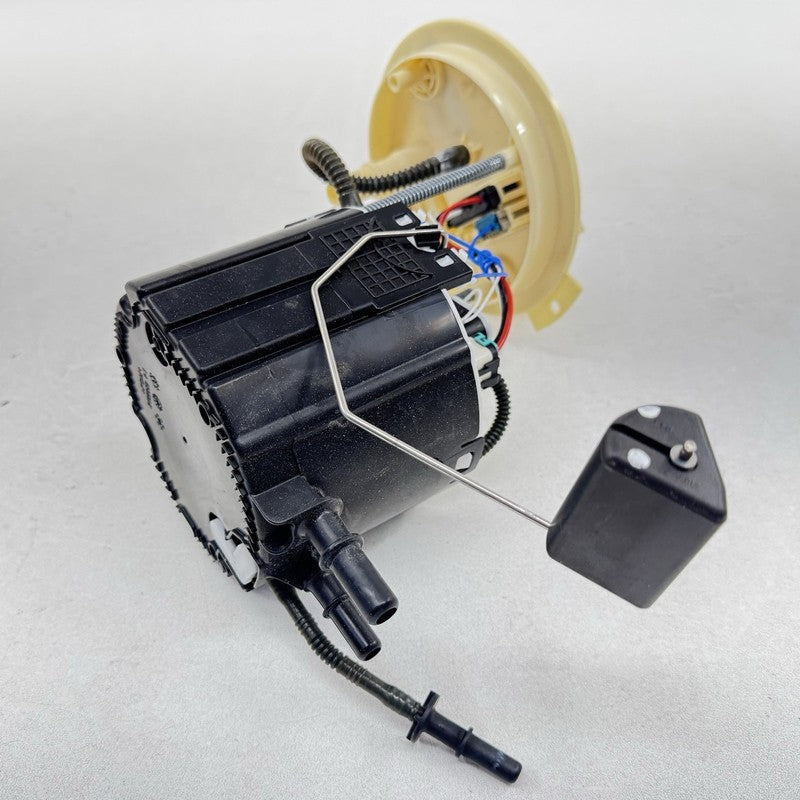 8561 7033 / 85617033 22-25 CADILLAC CT5 V BLACKWING GAS TANK FUEL PUMP SENDING UNIT 85617033 OEM
