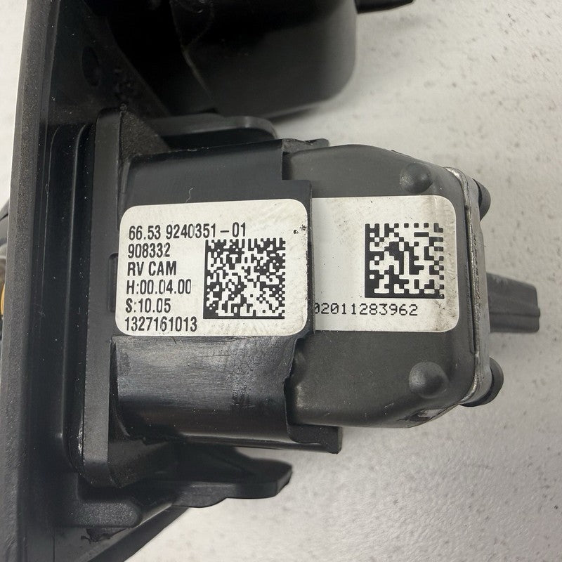 9 240 351 11-16 BMW M5 528 535 550 F10 Rear View Reverse Camera Trunk Switch 9240351 OEM