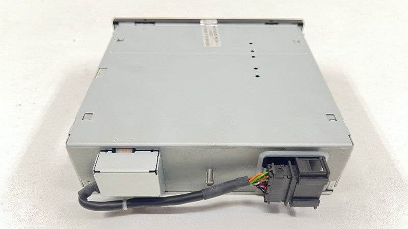 3W0 035 110 B / 3W0035110B 13-18 BENTLEY FLYING SPUR SONY MULTIMEDIA CD CHANGER PLAYER 3W0 035 110 B OEM