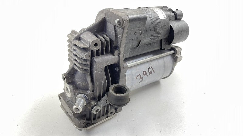 2213201704 / A2213201704 / A 221 320 17 04 1704 07-13 MERCEDES BENZ S550 W221 AIRMATIC AIR  SUSPENSION COMPRESSOR PUMP O