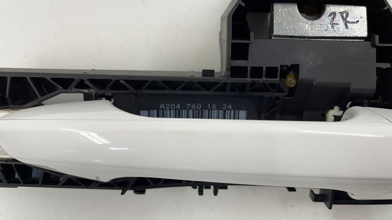 2047601634 / A2047601634 / A 204 760 16 34 1634 08-14 MERCEDES W204 W212 C E CLASS RIGHT FRONT OR REAR DOOR HANDLE WHITE
