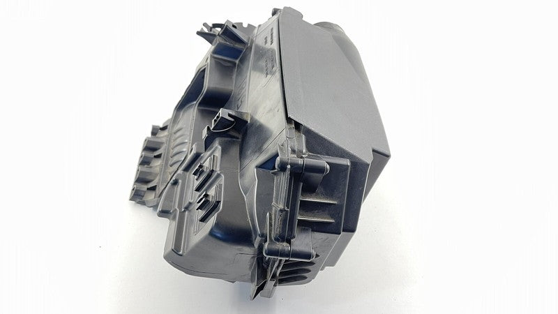 2710940304 / A2710940304 / A 271 094 03 04 0304 12-14 MERCEDES BENZ W204 C250 ENGINE AIR CLEANER BOX 2710901601 OEM