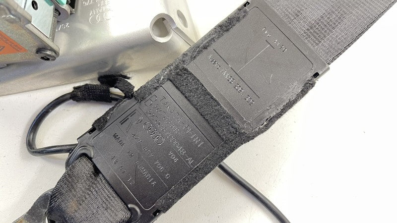 427 857 776 / 427857776 11-15 AUDI R8 SPYDER PASSENGER RIGHT FRONT SEATBELT SEAT BELT RETRACTOR OEM