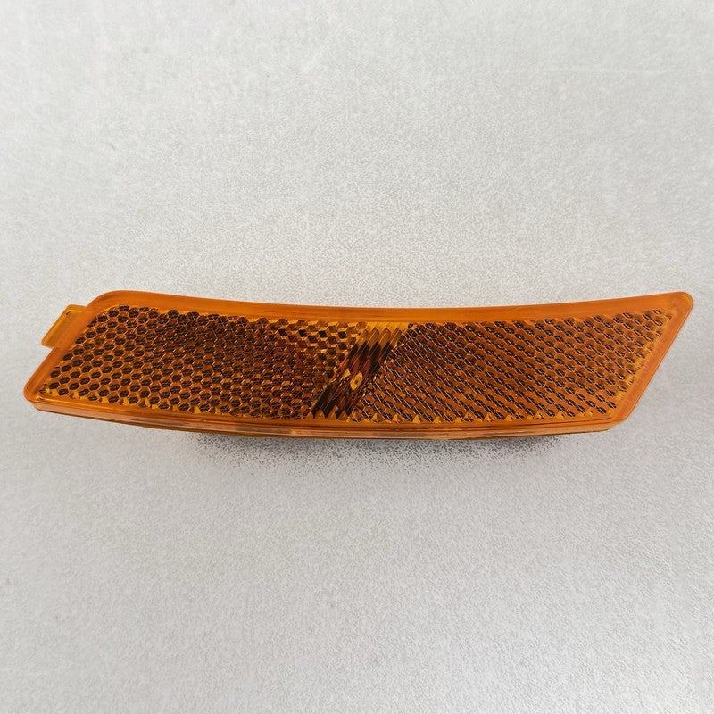 84691128 22-24 CADILLAC CT5 BLACKWING RIGHT FRONT BUMPER SIDE MARKER REFLECTOR LIGHT OEM