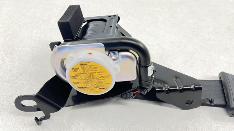 660845701A 22-25 SUBARU WRX PASSENGER RIGHT REAR SEATBELT SEAT BELT RETRACTOR BLACK OEM