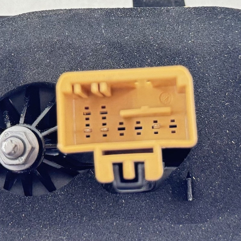 5H0.945.093.D / 5H0-945-093-D / 5H0 945 093 D / 5H0945093D 22-24 VOLKSWAGEN GOLF R MK8 DRIVER LEFT REAR INNER TAILLIGHT 