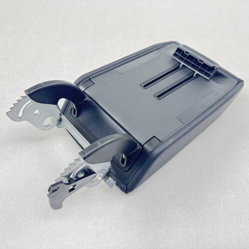 22-25 VOLKSWAGEN GOLF R MK8 CENTER CONSOLE ARMREST ARM REST COVER LID OEM
