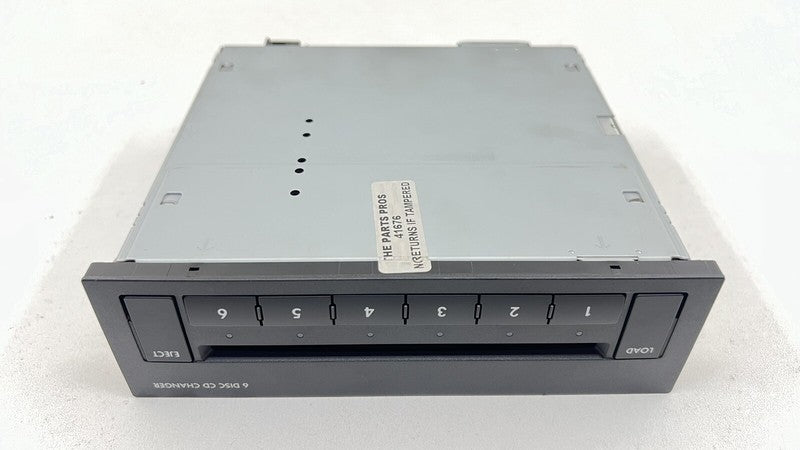 3W0 035 110 B / 3W0035110B 13-18 BENTLEY FLYING SPUR SONY MULTIMEDIA CD CHANGER PLAYER 3W0 035 110 B OEM