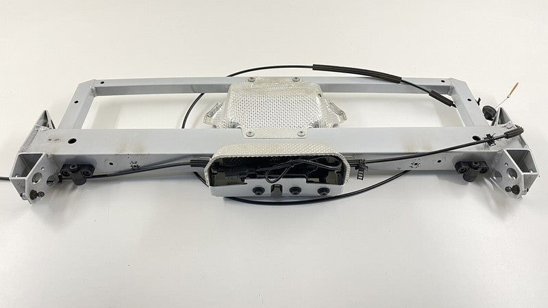 08-15 AUDI R8 SPYDER REAR CROSSMEMBER FRAME SUPPORT BRACKET HATCH LATCH LOCK OEM