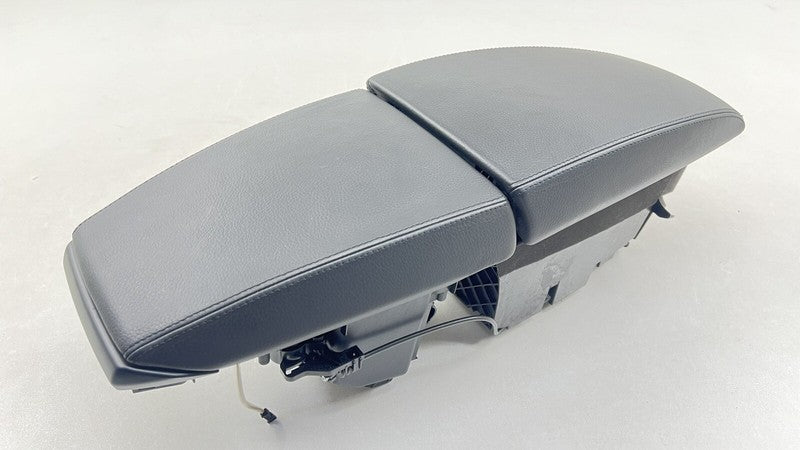 7 072 737 / 7072737 06-10 BMW M6 E63 E64 CENTER CONSOLE ARMREST ARM REST COVER LID OEM