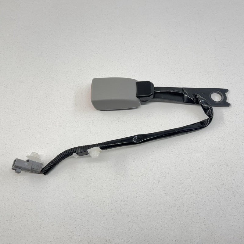 08-13 Toyota Highlander Passenger Right Front Seat Belt Seatbelt Buckle OEM