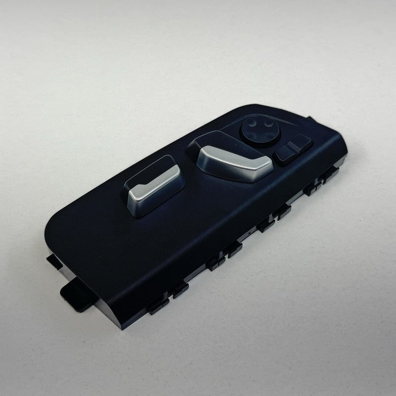 9 382 472 / 9382472 19-21 BMW M2 F87 Competition Right Front Seat Control Switch Module 9382472 OEM