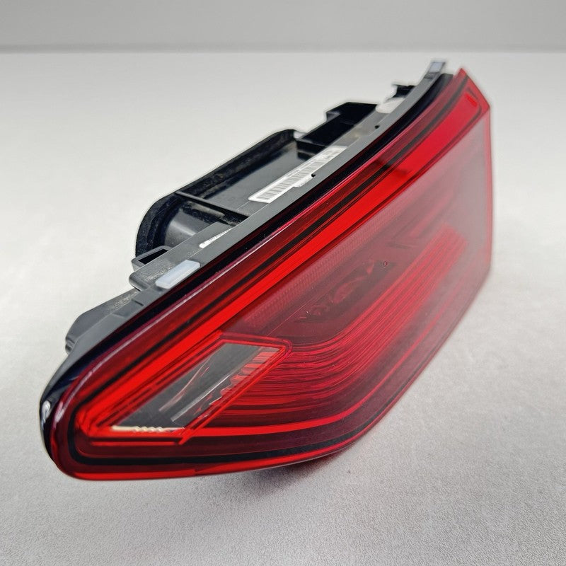5H0-945-094-C / 5H0.945.094.C / 5H0945094C / 5H0 945 094 C 22-24 VOLKSWAGEN GOLF R MK8 RIGHT REAR INNER TAILLIGHT TAIL L