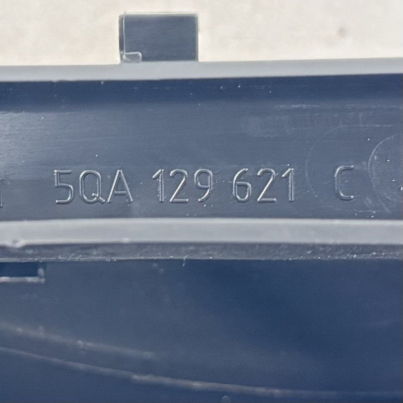 5Q0 129 254 E / 5Q0129254E 22-25 VOLKSWAGEN GOLF R MK8 AIR INTAKE DUCT TUBE GUIDE 5Q0129254E OEM