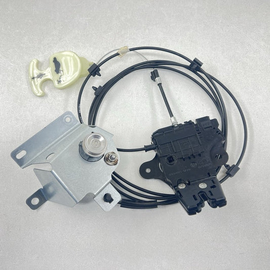 13501988 10-15 CHEVROLET CAMARO ZL1 SS REAR TRUNK LATCH LOCK ACTUATOR PULL LEVER OEM