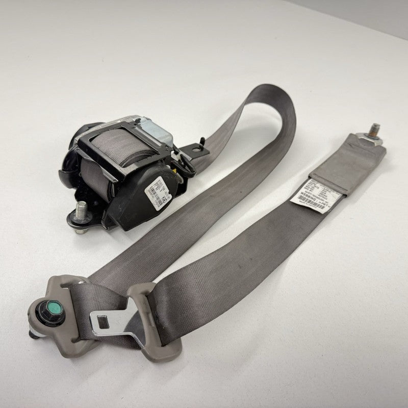 81450-TK8-A010-M1 / 81450 TK8 A010 M1 / 81450TK8A010M1 11-17 Honda Odyssey Passenger Right Front Seatbelt Seat Belt Retr