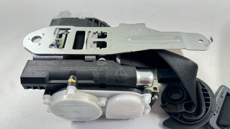 34055366 11-18 AUDI A8 S8 PASSENGER RIGHT FRONT SEATBELT SEAT BELT RETRACTOR OEM