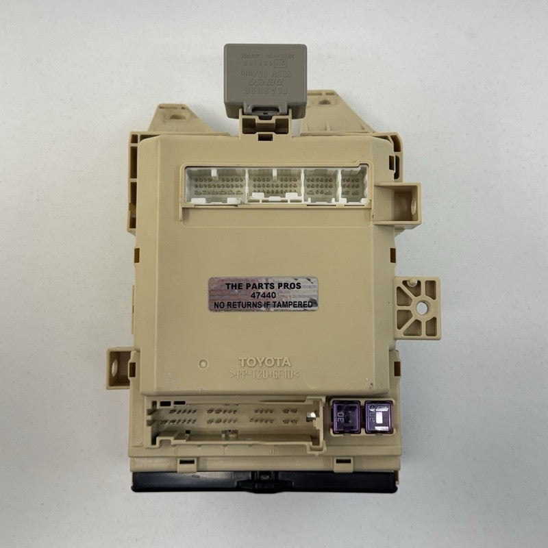 81980-53020 / 81980 53020 / 8198053020 11-13 Toyota Highlander Interior Cabin Fuse Relay Junction Box OEM