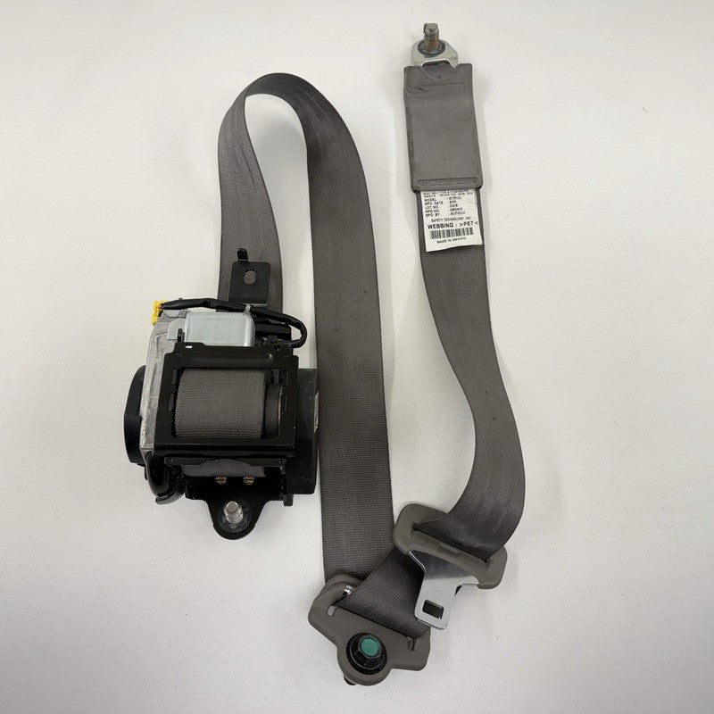 81450-TK8-A010-M1 / 81450 TK8 A010 M1 / 81450TK8A010M1 11-17 Honda Odyssey Passenger Right Front Seatbelt Seat Belt Retr