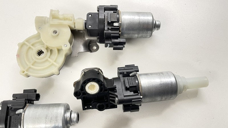 439440-10160 / 439440 10160 / 43944010160 07-12 LEXUS LS460 PASSENGER RIGHT FRONT SEAT ADJUSTMENT ADJUST MOTOR SET OEM