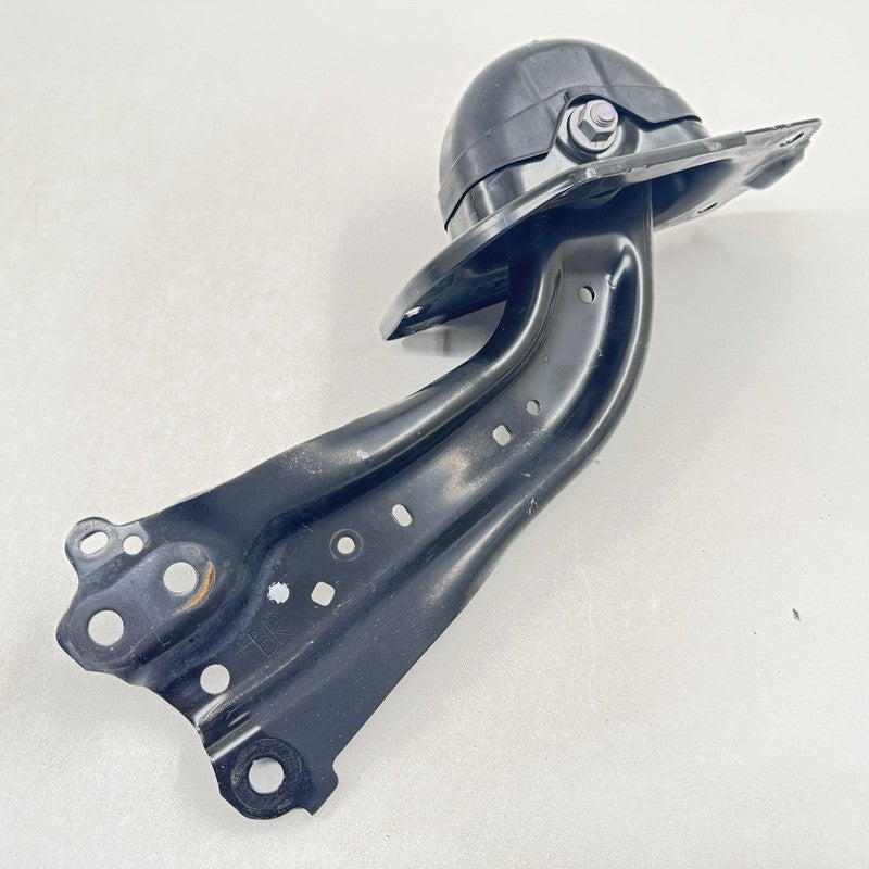 23-25 TOYOTA PRIUS PASSENGER RIGHT REAR CONTROL ARM SUSPENSION SET OEM