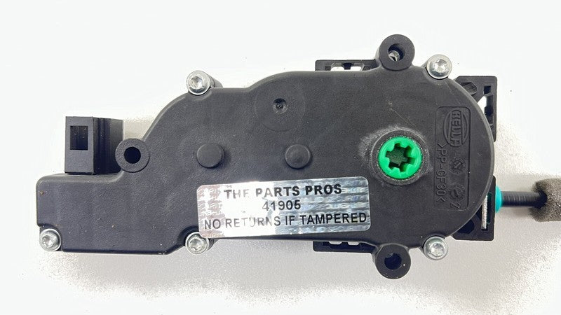 A 204 750 00 60 0060 / A2047500060 / 2047500060 12-18 MERCEDES BENZ CLS550 W218 TRUNK LID REMOTE LATCH LOCK ACTUATOR OEM