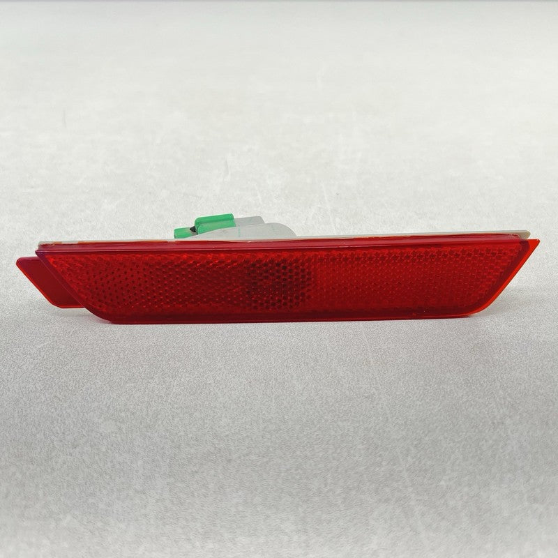 92195247 10-15 CHEVROLET CAMARO SS PASSENGER RIGHT REAR BUMPER SIDE REFLECTOR MARKER OEM