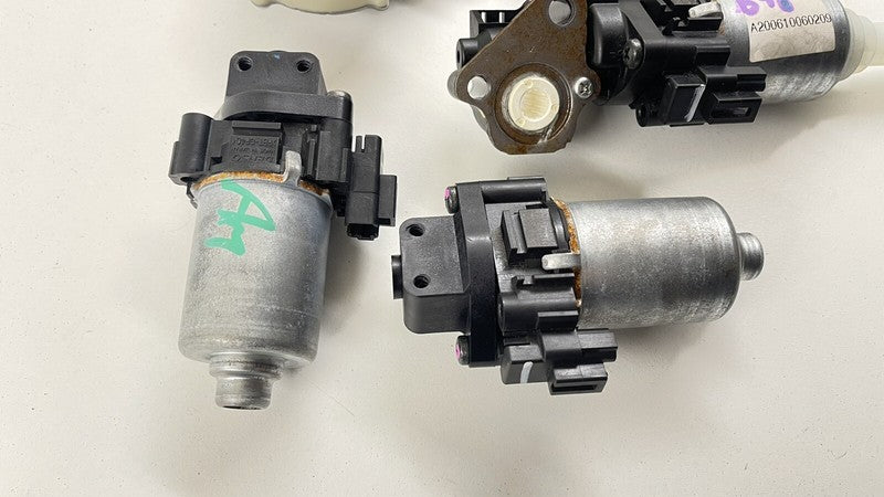 439440-10160 / 439440 10160 / 43944010160 07-12 LEXUS LS460 PASSENGER RIGHT FRONT SEAT ADJUSTMENT ADJUST MOTOR SET OEM