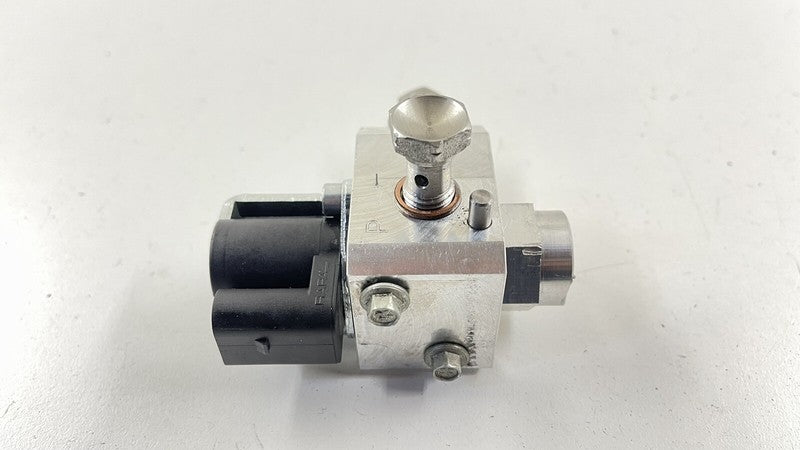 11B1103CP 15-17 MCLAREN 650S HYDRAULIC OIL VALVE BLOCK SOLENOID 11B1103CP OEM