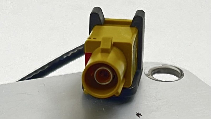 8G43-19C089-AB / 8G43 19C089 AB / 8G4319C089AB 07-10 ASTON MARTIN VANTAGE NAVIGATION RADIO GPS ANTENNA MODULE OEM