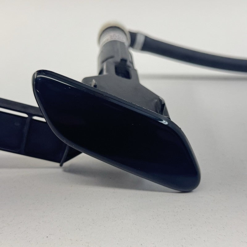 85207-53050 / 85207 53050 / 8520753050 08-14 Lexus IS F Right Front Headlight Head Light Lamp Washer 85207-53050 OEM