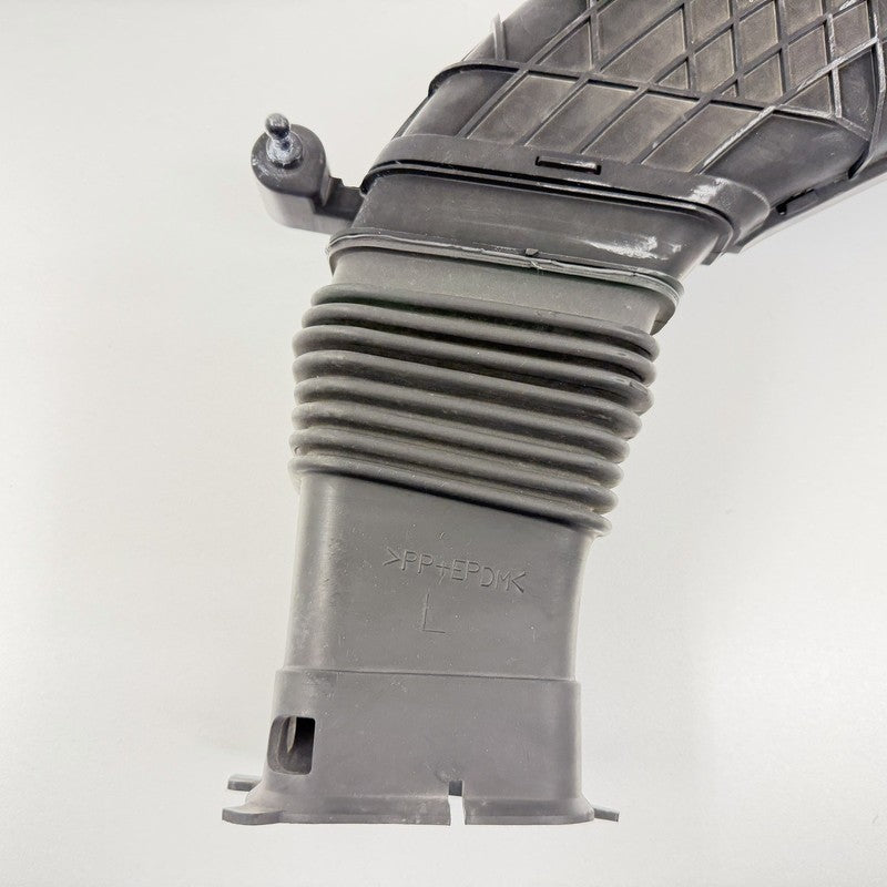 17751-38011 / 17751 38011 / 1775138011 07-17 Lexus LS460 Air Inlet Intake Tube Hose Duct Assembly 17751-38011 OEM