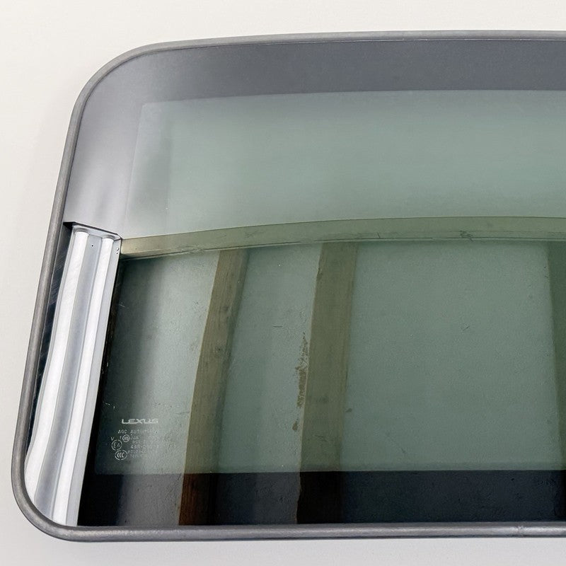 43R-00073 / 43R 00073 / 43R00073 08-14 Lexus IS F Sunroof Sun Roof Glass Window 43R-00073 OEM