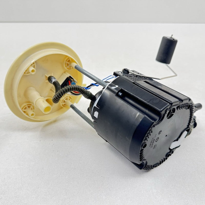 8561 7033 / 85617033 22-25 CADILLAC CT5 V BLACKWING GAS TANK FUEL PUMP SENDING UNIT 85617033 OEM